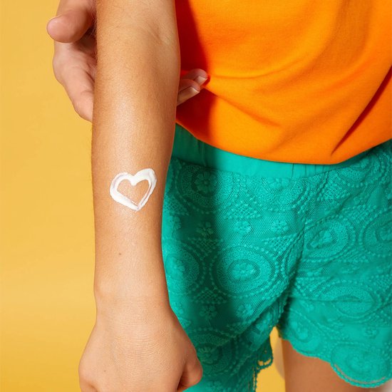 NIVEA SUN Kids Ultra Sonnencreme LSF 50 für Kinder – LSF 50+ – Sehr wasserfest – Sonnencreme für Gesicht und Körper – 150 ml