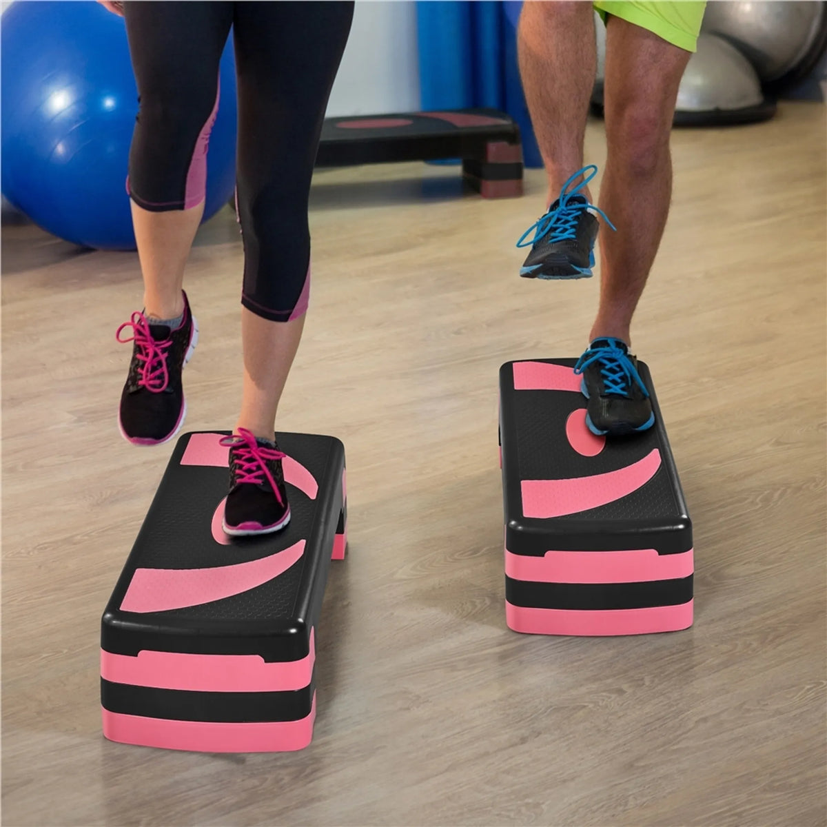Yaheetech Aerobic Stepper einstellbar - 79,5 x 30 x 20 cm - Features 3 Höhenverstellungen und rutschfeste Oberfläche und Gummi-Schutzfüße - für Home Gym und Fitness-Training - Schwarz und Rosa Kunststoff