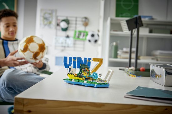LEGO Editions – Vini Jr. – Fußball-Highlights: Fußball-Bausatz für Kinder – 43027