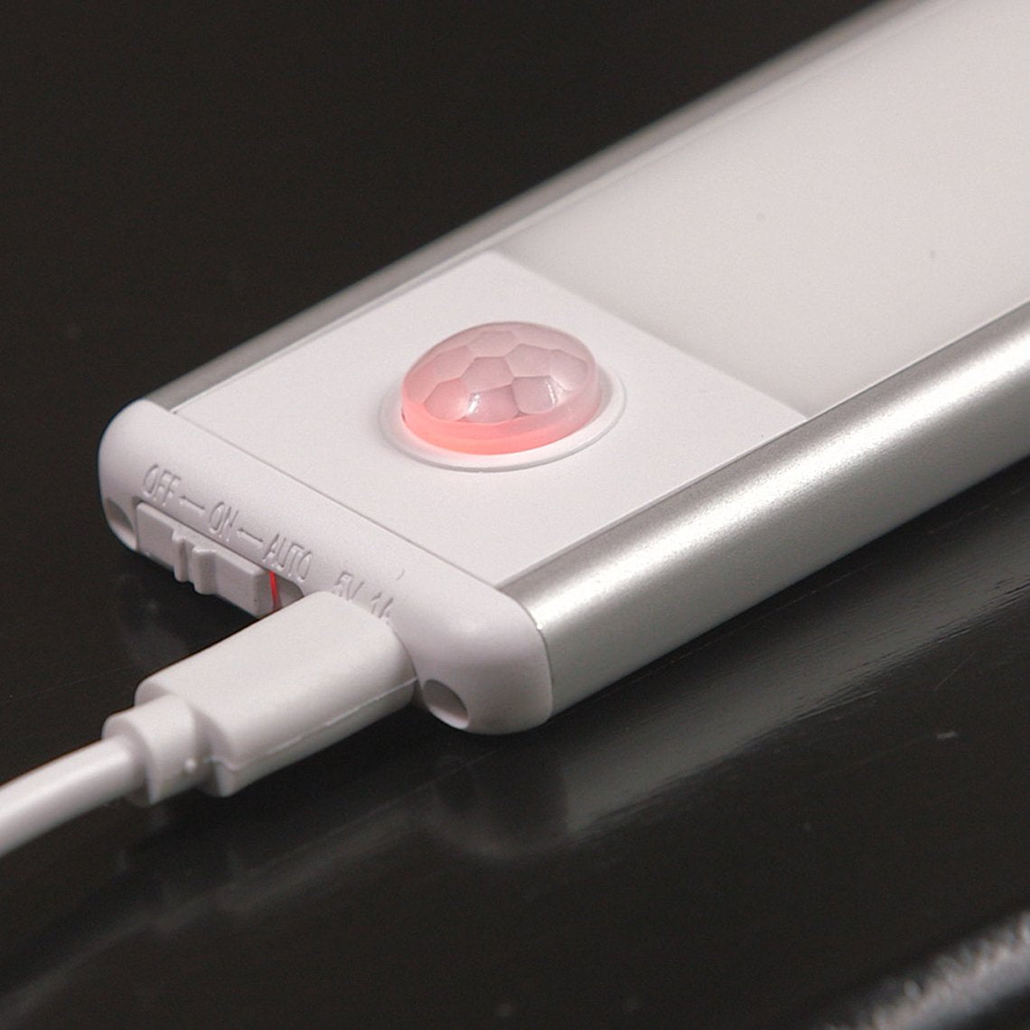 HandyLUX Slim Bright LED-Lichtleiste – magnetisch befestigbar – Bewegungssensor – kabelloser Betrieb – ultrahelles Licht