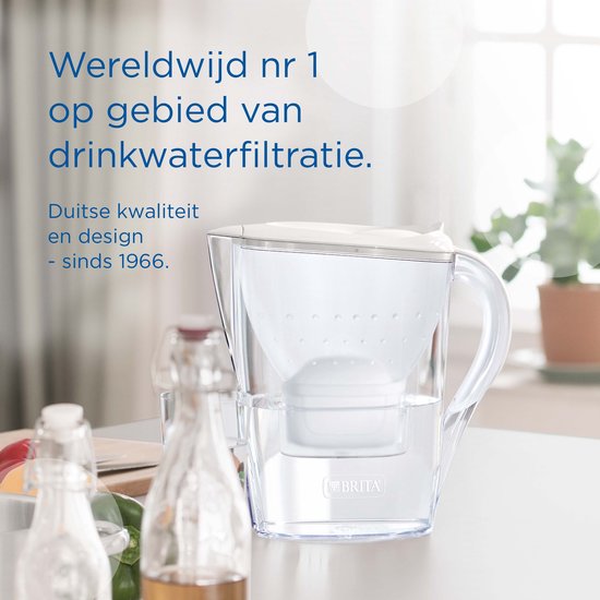 BRITA Wasserfilterkanne Marella Cool – 2,4 l – Weiß – inkl. 1 MAXTRA PRO Pure Performance Wasserfilter – Passt in den Kühlschrank – Filtert Kalk, Chlor, PFAS, Herbizide, Pestizide und mehr* aus dem Trinkwasser