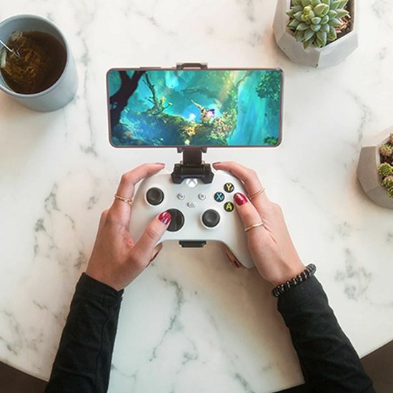 Xbox Wireless Controller – Robot White – Xbox, PC, Cloud-Gaming