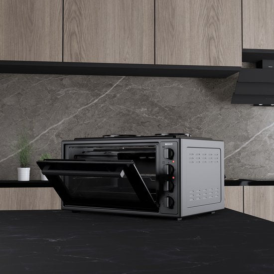 Wiggo WMO-E4562H(B) – Freistehender Mini-Backofen mit Kochfeld – elektrisch – 60 cm – 45 Liter – 3534 W – 5 Jahre Garantie – Schwarz