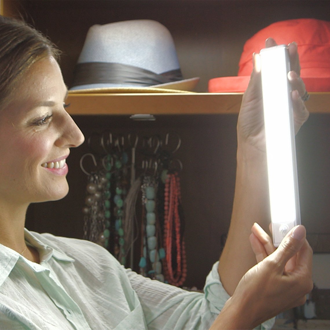 HandyLUX Slim Bright LED-Lichtleiste – magnetisch befestigbar – Bewegungssensor – kabelloser Betrieb – ultrahelles Licht