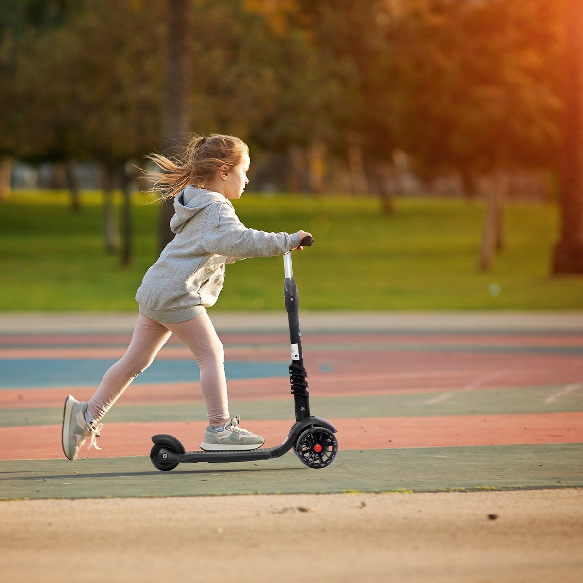 LifeGoods MultiRider Kids' Scooter - Stufe 3-8 Jahre - Verstellbarer Sitz - Leuchtende Räder - Jungen/Mädchen - Schwarz