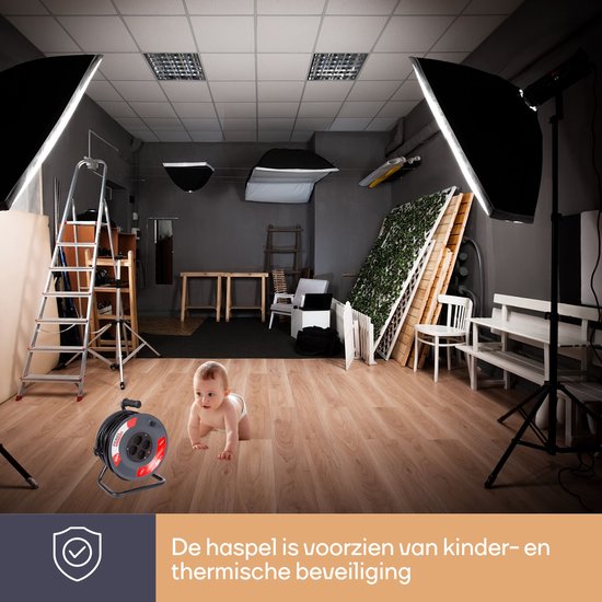 Perel Kabeltrommel, Innenbereich, 4 Steckdosen mit Schutzleiter, thermischer Schutz, Kabellänge 50 m, 3G1,5, grau