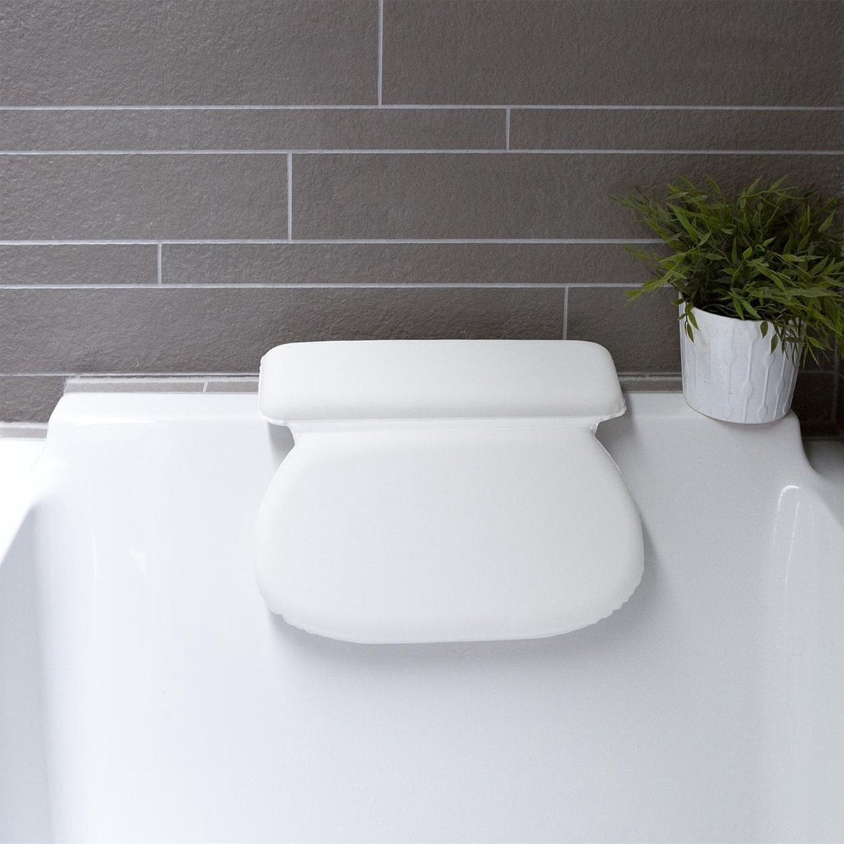 LifeGoods Badekissen - mit Anti-Rutsch-Saugnäpfen - für Bad und Whirlpool - Weiß