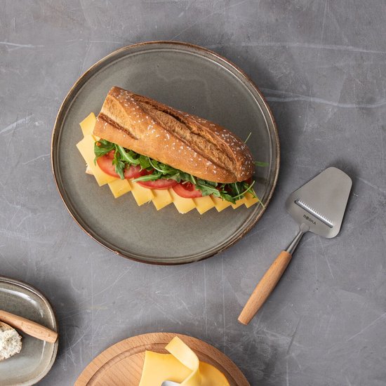 Boska Käseschneider Amigo - Hobel für gereiften Käse - Antihaftbeschichtung - Ergonomisch - Edelstahl und Buchenholz