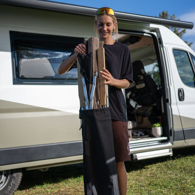 AMA Relax Klappbarer Campingstuhl – Rückenlehne in 4 Positionen verstellbar – Aluminium und Bambus – 53 x 62 x 100 cm – Bis zu 130 kg