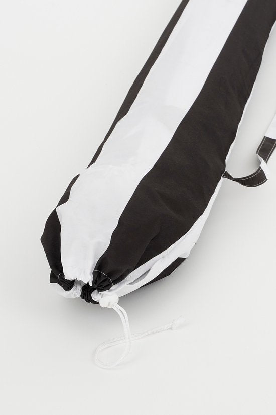 In The Mood Collection Osborn Sonnenschirm - H238 x Ø220 cm - Schwarz, Weiß