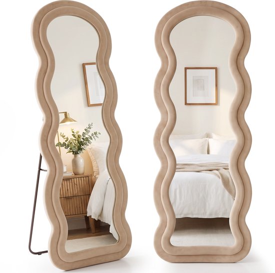 Infinity Goods Wandspiegel „Wavy“ – 160 x 60 cm – Design-Wandspiegel – gepolsterter Standspiegel – Wildleder – Beige