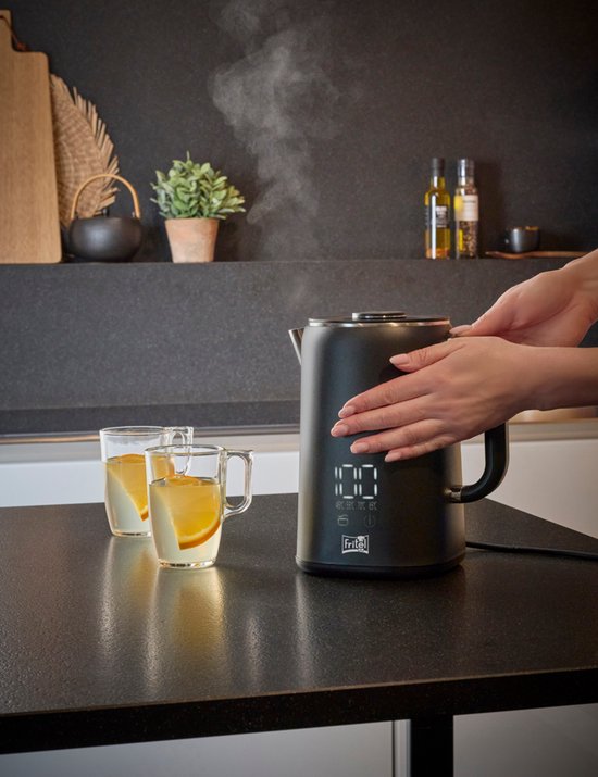FRITEL Wasserkocher WK 2595 – Heißwasserkocher / Teewasserkocher – 1,7 Liter – 1500 W – doppelwandig – Touch-Display – Warmhaltefunktion – mattschwarz