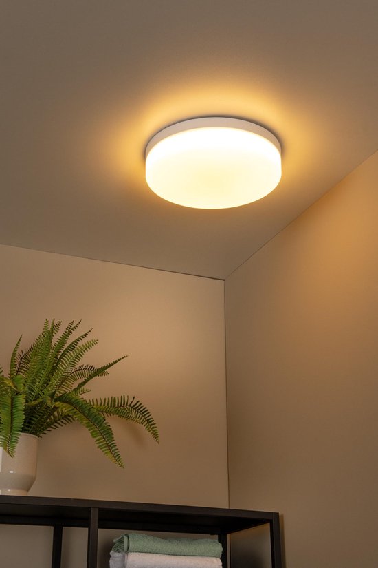 Lucide BISKIT – Deckenleuchte (Deckenlampe) für das Badezimmer – Ø 34,5 cm – LED – 1x24 W, 2700 K – IP44 – Bewegungssensor – Weiß