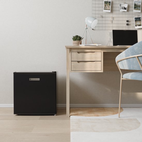 KitchenBrothers Mini-Kühlschrank – 43 l – Kleiner Kühlschrank – Minibar – Freistehend – Frigo – Kompakt – Schwarz
