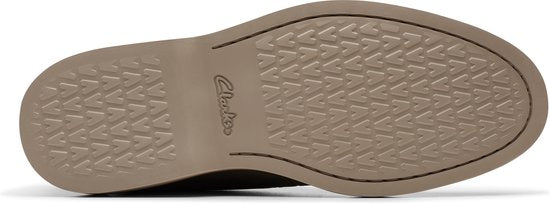 Schlichte Spitzenschuhe mit Lederfutter
