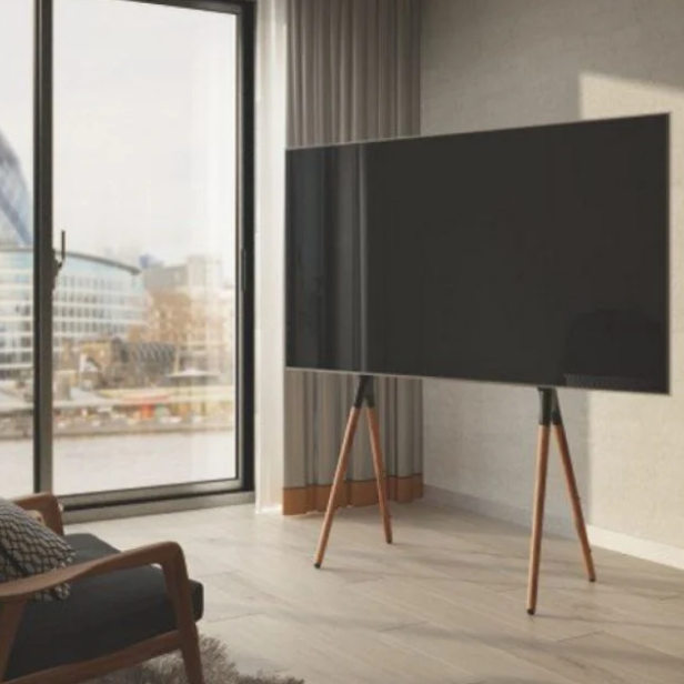Lumi FS12 Easel Studio TV-Ständer – Buchenholz – 138 x 80 x 50 cm – 49–70 Zoll, VESA bis 600 x 400