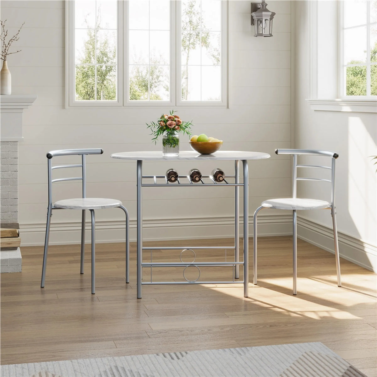 3-teilige Essecke mit Tisch und 2 Stühlen in Holzoptik aus MDF und mit Metallgestell in Weiß, 80 × 53 × 73,5 cm