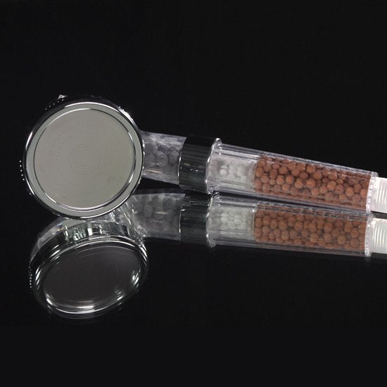 Aquadon Shower Hero – Wassersparender Duschkopf mit natürlichen Mineralperlen – drei Strahlstärken – für alle gängigen Duschschläuche – 3 Strahlarten – erhöht den Wasserdruck – spart Wasser