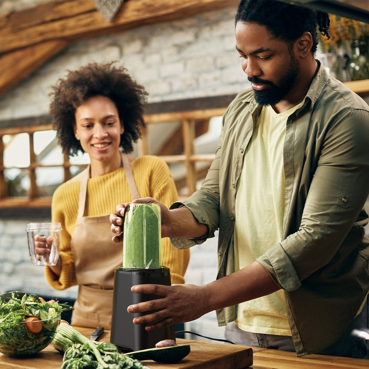 KitchenBrothers Smoothie Mixer - 2-in-1 - 4 Tassen - Smoothie Maker To Go - Mini Mixer - Schwarz