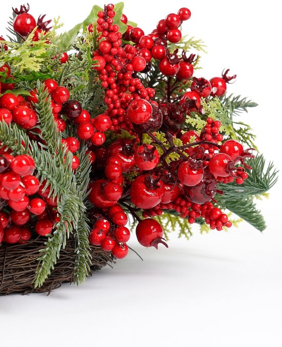 Mica Decorations Norah Weihnachtsdekoration – Weihnachtskranz mit Tannenzapfen und roten Beeren – Türkranz für den Flur, die Haustür oder das Fenster – Klassische Weihnachtsdekoration – H 11 x Ø 40 cm – Rot