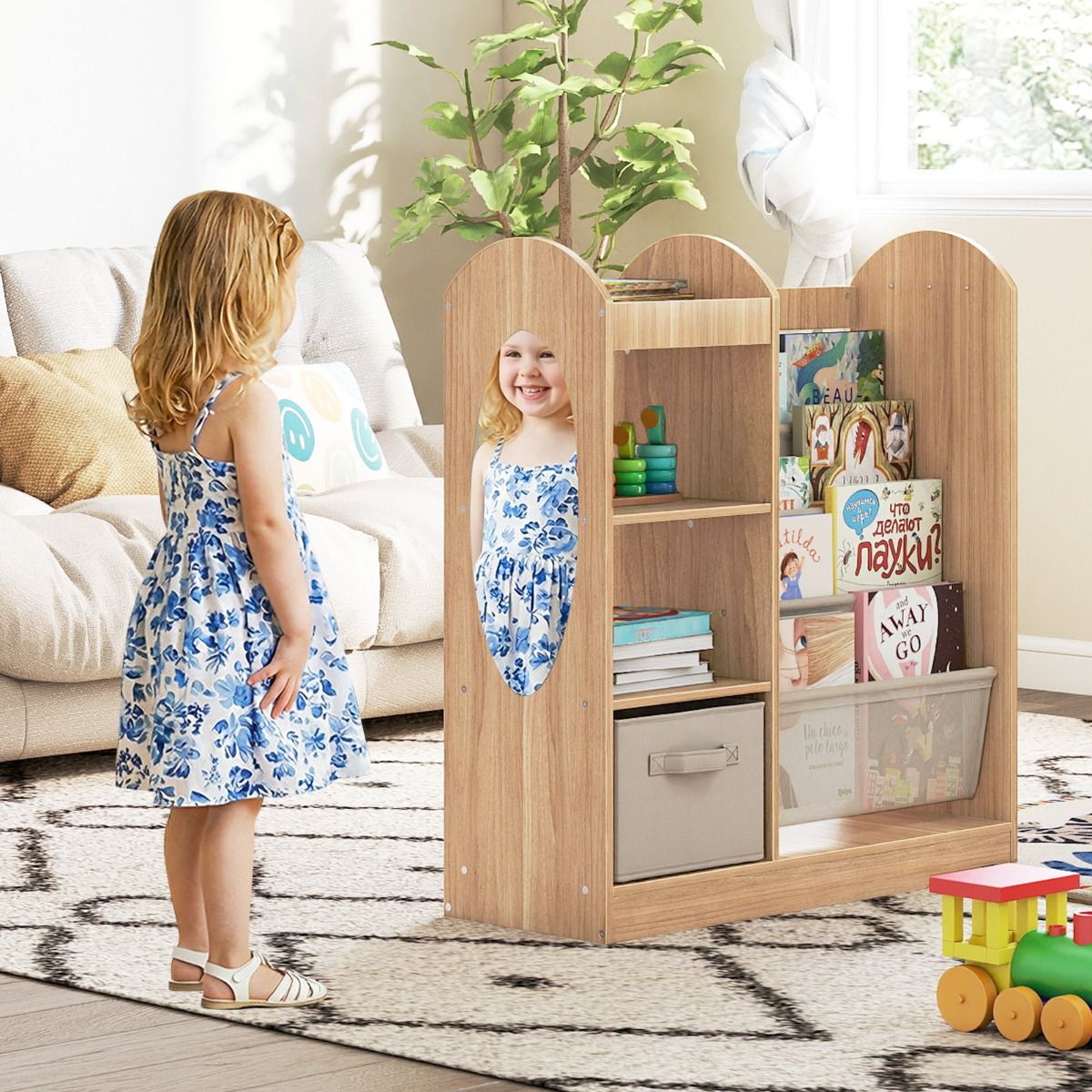 Coast Kinderbücherschrank mit Ganzkörperspiegel – 4-stöckiges Bücherregal, Stoffschublade und Haken – Naturfarben – 87,5 x 30 x 90 cm