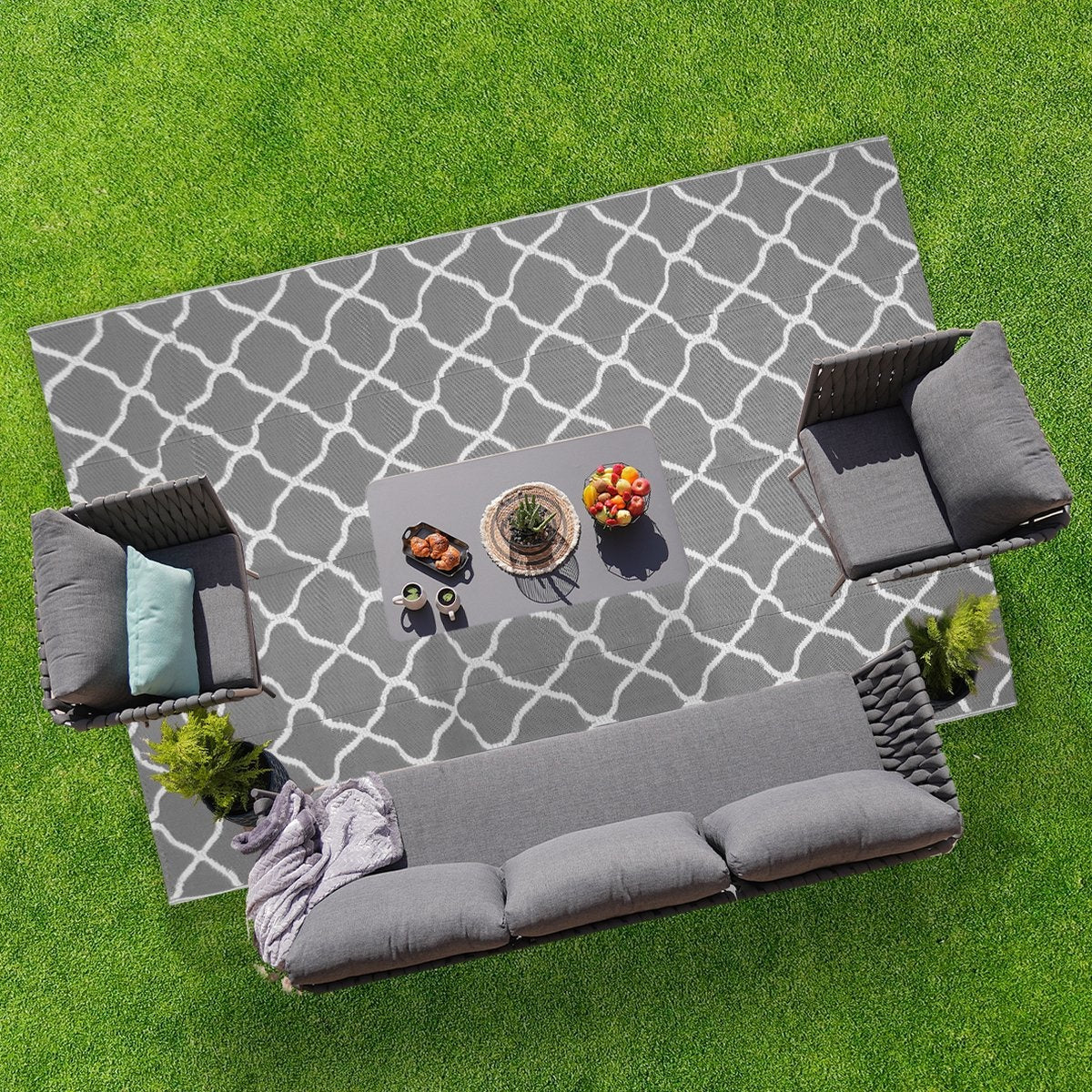 LifeGoods Teppich für den Außenbereich - 183x290CM - Gartenteppich - Teppich für den Außenbereich - Reversibel - Inkl. Tragetasche - Mit Muster - Grau/Weiß