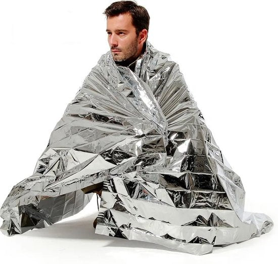 Faas 4-tlg. Auto-Sicherheitsset - Inkl. Warndreieck, Sicherheitsweste, Rettungsdecke - Zubehör in Urlaubsländern erforderlich