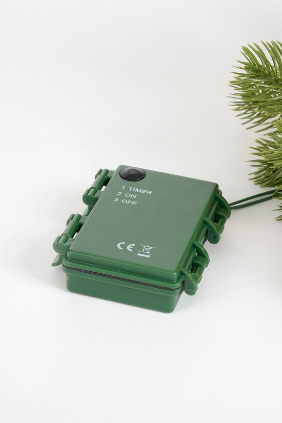 Black Box Trees Nagoya Weihnachtsbaum- und Weihnachtskranz-Set – 2 künstliche Weihnachtsbäume und 1 Kranz mit LED-Beleuchtung – H 90 x Ø 45 cm – Grün
