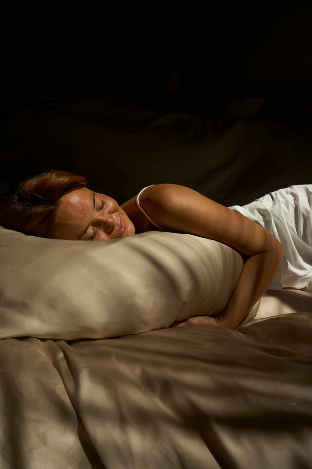 Sjumo Tencel™ Satin Bettbezug - Ultra weich & atmungsaktiv - 140x220 cm - Honey Glow - inklusive Kopfkissenbezug