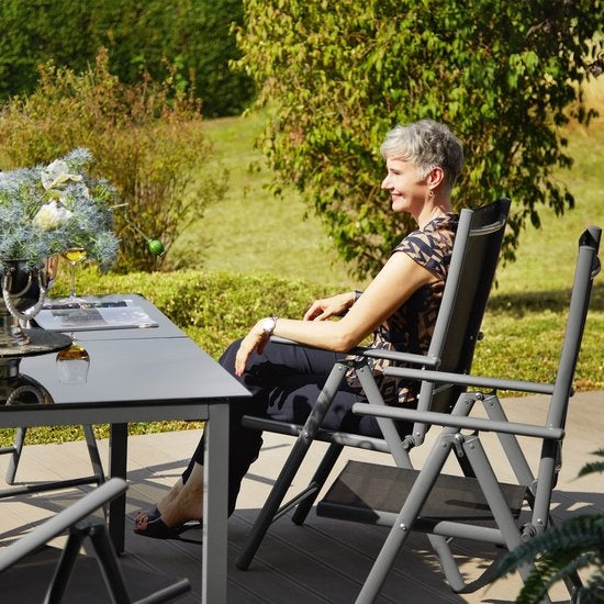 tectake Sitzgarnitur Aluminium Klappstühle, Loungeset mit 6x Stühlen und 1x Glastisch Esstisch, Gartenmöbelset wetterfest für Balkon, Gartenstühle, Terrassenmöbel, Liegestuhl - silber