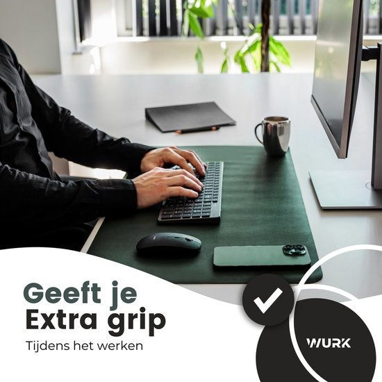 WURK - Professionelle Schreibtischunterlage aus Kunstleder - Schreibtischzubehör - Mauspad XXL- Mit Kabelclip - 90x45 - Dunkelgrün