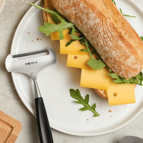 Boska Käsehobel Soft Milano+ - Käsehobel für jungen Käse - Edelstahl - Spülmaschinenfest - Käsehobel Schwarz - Geschenkideen - Küchengeräte - Küchenzubehör - 10 Jahre Garantie