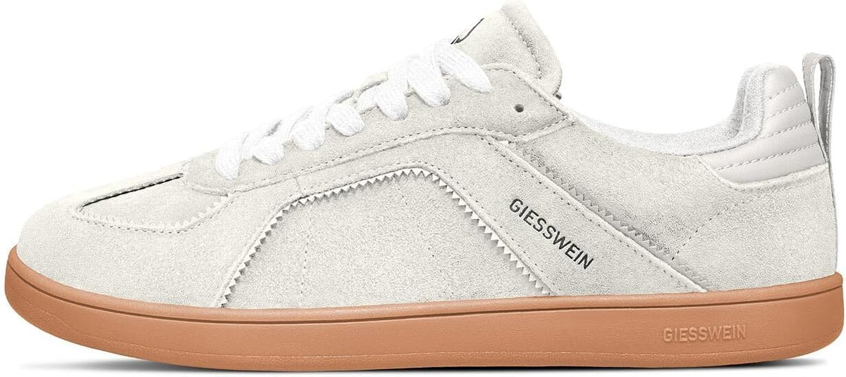 Giesswein Damen-Sneaker aus Wildleder – LWG-zertifiziertes Leder – Merino-Futter und -Fußbett – rutschfeste Sohle – Beige