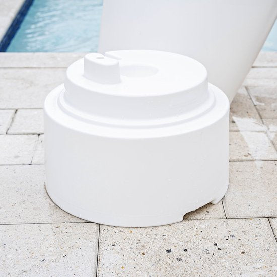 Step2 Vero Pooltisch Weiß – Pooltisch mit Kühlfach (34 l) – Tisch für die Sonnenterrasse – Mit Sonnenschirmöffnung und Abfluss – Geeignet für den Einsatz im Pool oder auf der Terrasse – Bis zu 50 kg