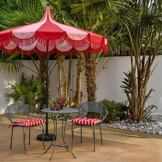 Mica Decorations Kim – Gestreifter Sonnenschirm mit Tragetasche – Stabsonnenschirm 238 x Ø 235 cm – Garten- oder Balkonsonnenschirm – Polyester, Stahl – Rot