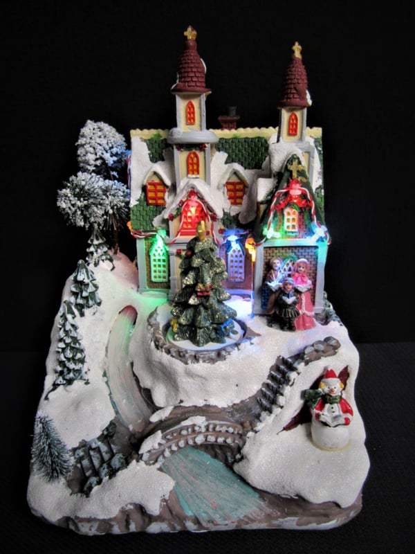 Weihnachtsszene Kirche mit faseroptischem Fluss - mehrfarbig - 19 x 18 x 25 cm - LED-Lichter, Musik & Bewegung