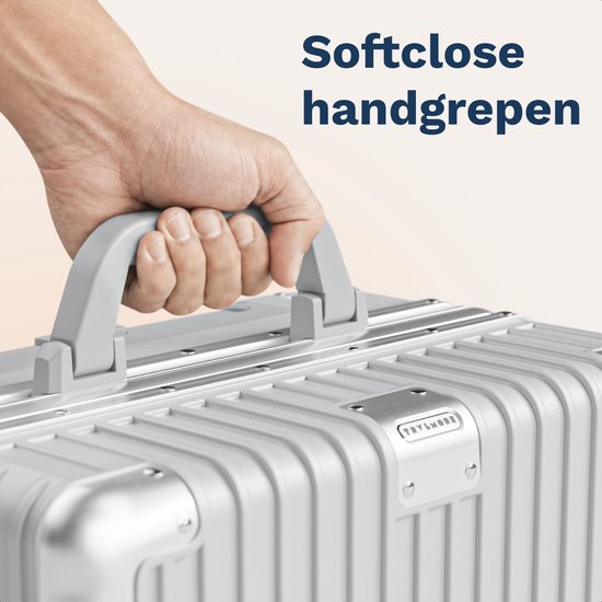 TRVLMORE Premium-Handgepäckkoffer – 54 x 35 x 22 cm – 360°-Drehrollen – Doppeltes TSA-Zahlenschloss – Polycarbonat – Ohne Reißverschluss – 40 Liter – Silber