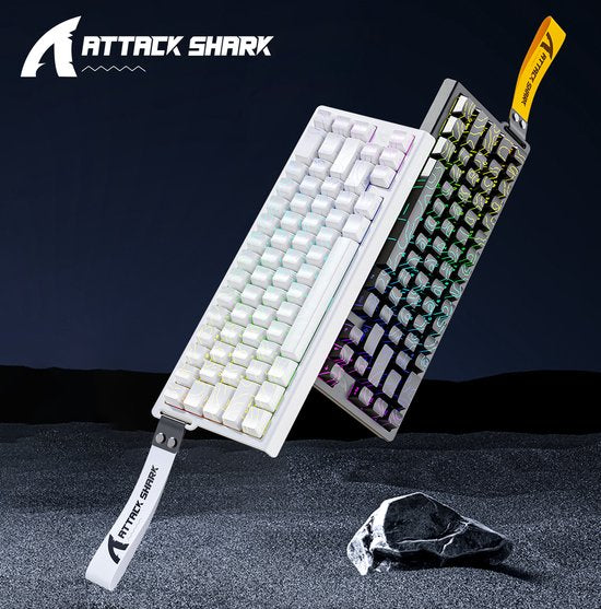 ATTACK SHARK X68HE - Magnetschalter kabelgebundene Gaming-Tastatur - 66 Tasten - RGB - PBT-Tasten mit Seidendruck - Zierstreifen - 8Khz - 0.01mmRT - 0.125ms - weiße Konturlinie