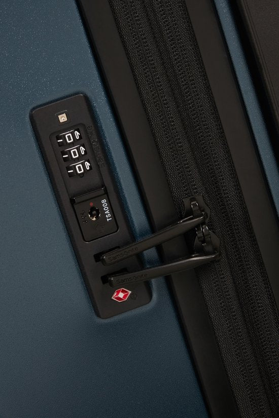 Samsonite Fyrm Spinner – Erweiterbarer Reisekoffer – Maße 67 x 24 cm – Steel Blue