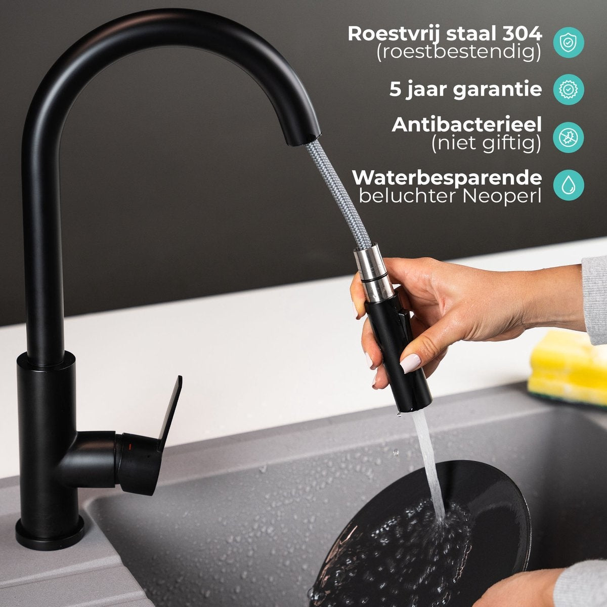 Mizzo Trigo Küchenarmatur mit herausziehbarer Handbrause - Hohe Mischbatterie 44 cm - Matt - Schwarz