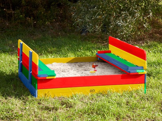 AXI Ella Holzsandkasten in Regenbogenfarben – Mit Sitzbänken und Deckel – FSC-Holz – 100 x 95 x 20 cm – Sandkasten für Kinder