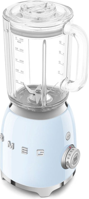 SMEG BLF03PBEU Mixer – Smoothie-Mixer – 800 W – 1,5 l Tritan™-Behälter – 4 Geschwindigkeitsstufen – Eiszerkleinerungs- und Smoothie-Funktion – im Stil der 50er Jahre – Pastellblau