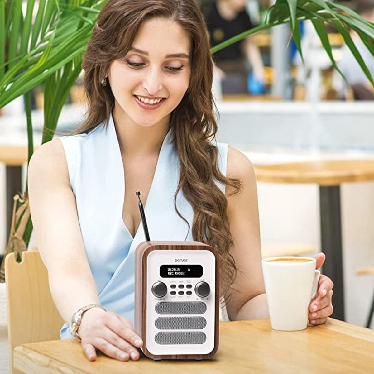 Denver - DAB48 - DAB+ Radio - Holz - Bluetooth - LCD-Bildschirm - Weiß