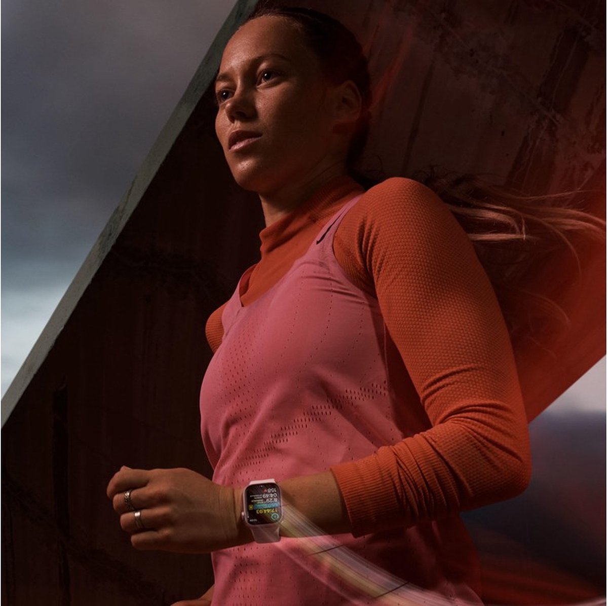 Apple Watch Series 9 - 45mm - Mitternachts-Aluminiumgehäuse mit Mitternachts-Sportband - M/L