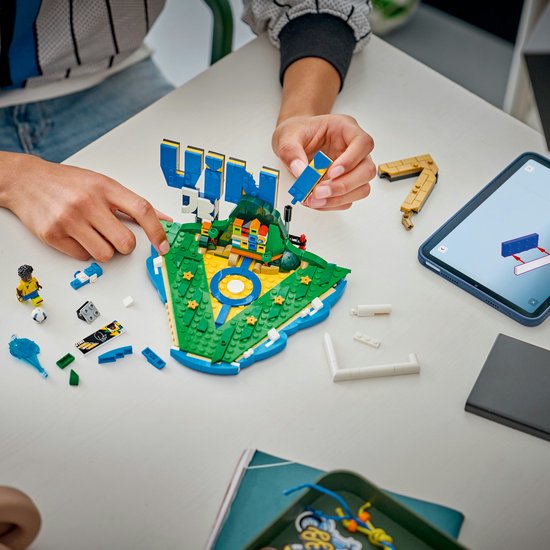 LEGO Editions – Vini Jr. – Fußball-Highlights: Fußball-Bausatz für Kinder – 43027