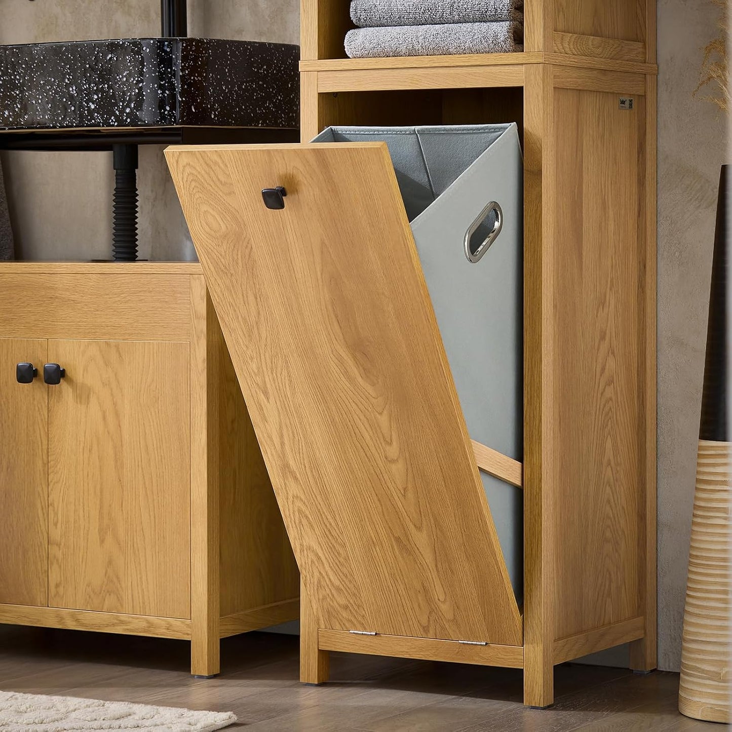 SoBuy Hoher Badezimmerschrank mit Wäschekorb und 3 Einlegeböden – Wandmontage – Holz – 40 x 35 x 173 cm