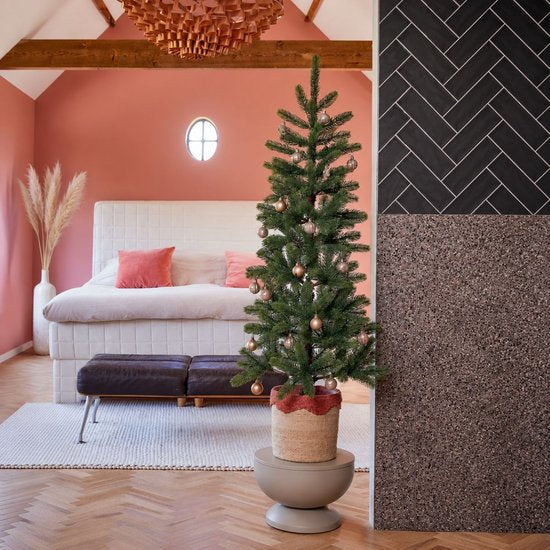Black Box Trees Nagoya Kunstweihnachtsbaum H120 x Ø50 cm – Weihnachtsbaum für den Innenbereich – Kunstbaum mit 212 PE-Tannenzweigen – Schlankes Modell Ø60 cm – Grün