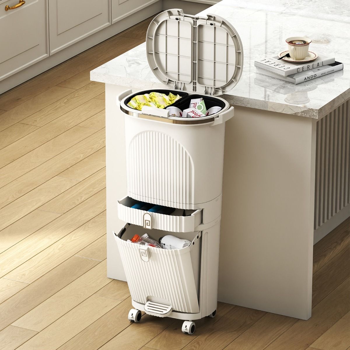 Coast Küchenabfalleimer – 3-Kammer-Mülltrennung – Fußpedal und Rollen – beige/weiß – 42 Liter