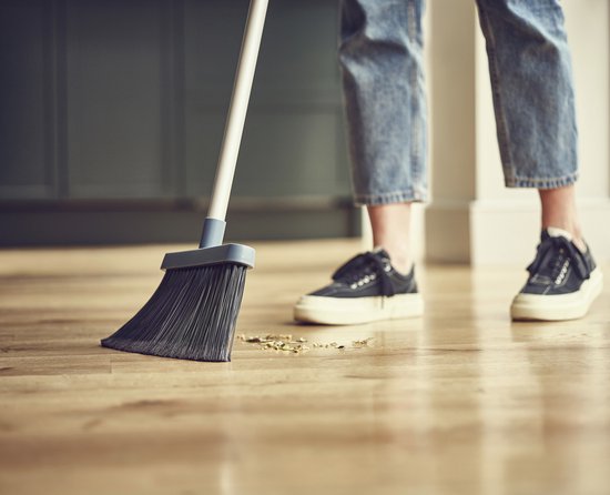 Joseph Joseph - CleanStore Kehrmaschine Teleskop mit Wandhalterung - Kunststoff - Blau