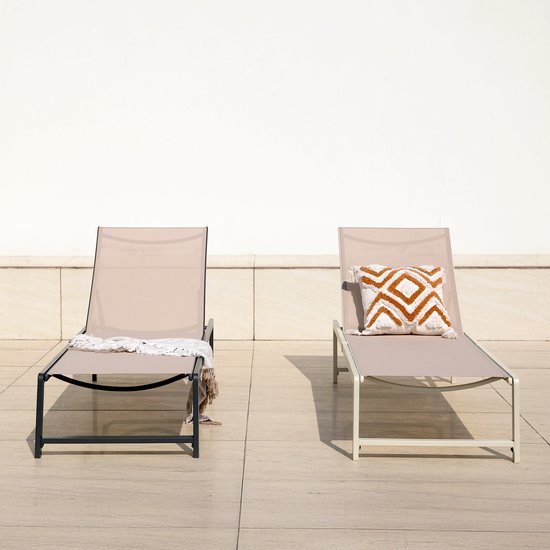 AXI Zane Liegestuhl Beige/Braun – Pulverbeschichteter Stahlrahmen – Rückenlehne mit 5 Einstellpositionen – Liegefläche aus Textileen – 173 x 62 cm